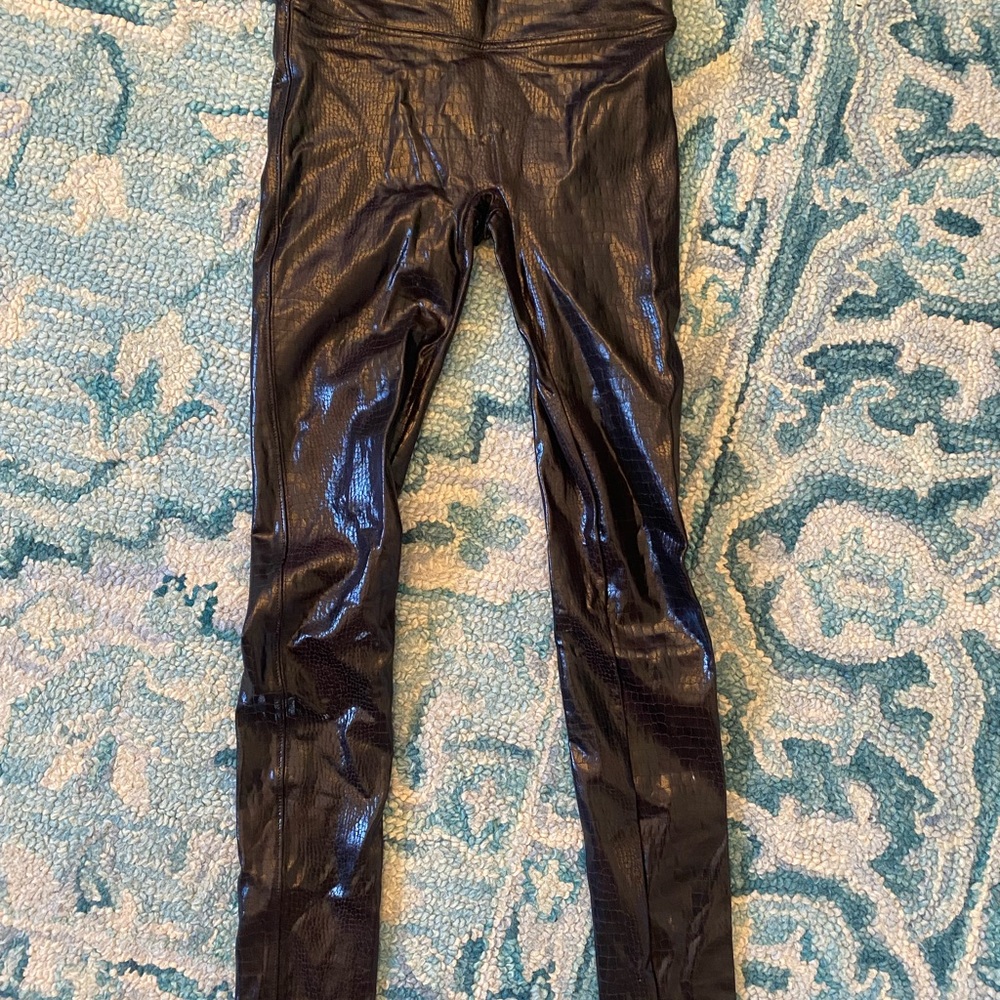 NWOT Gator texture Spanx Leggings